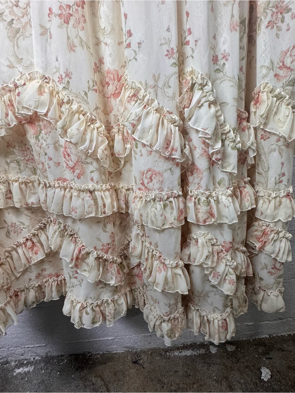 The Carmen Dress in Carmel Valley Rose Floral Ruffle Wedding Revolve Current 0 - Picture 4 of 16